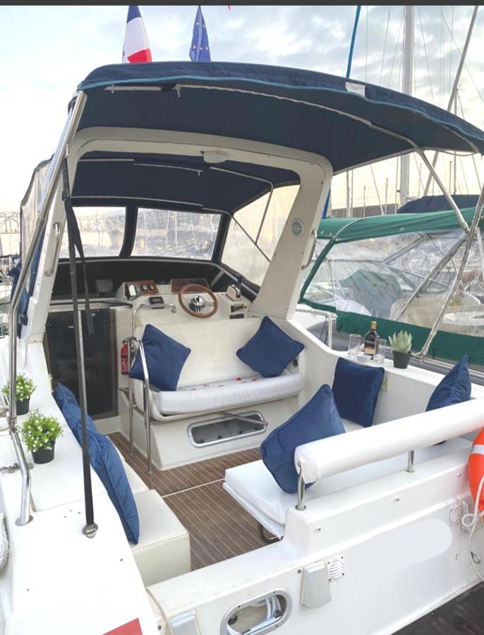 El Barco De Las Fiestas Sant Adria de Besos Eksteriør bilde